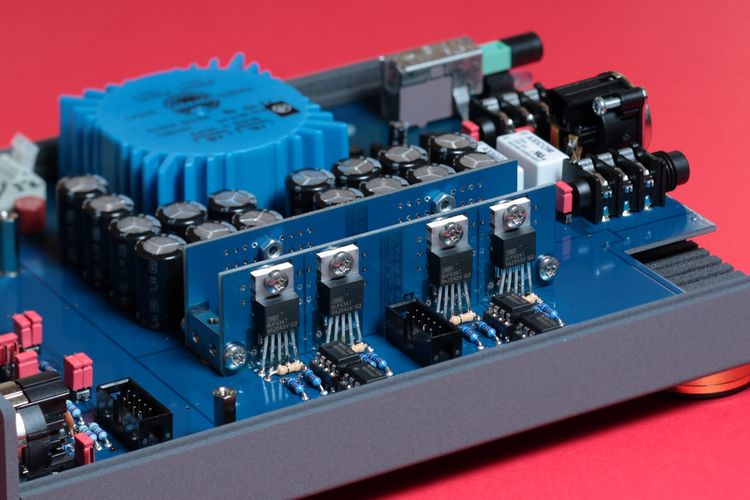 Усилитель для наушников Violectric V181